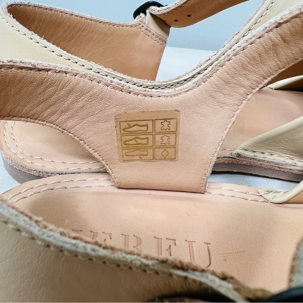 NWOT Hereu Morella Flat Sandals in Beige